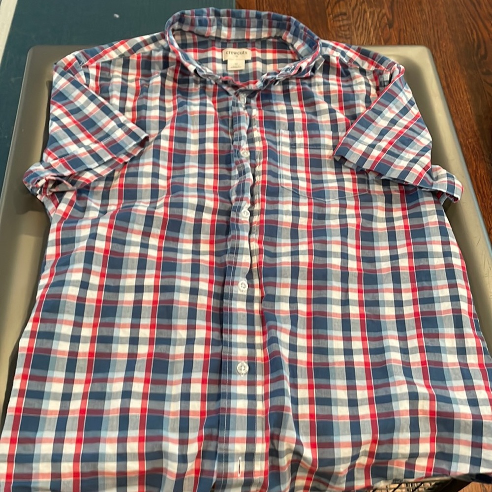 Jcrew - CrewCuts - short sleeve button down shirt   Boys size 14 / medium.